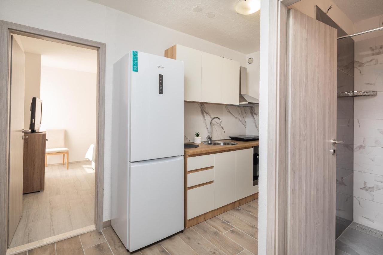 River Park Apartments Омиш Экстерьер фото