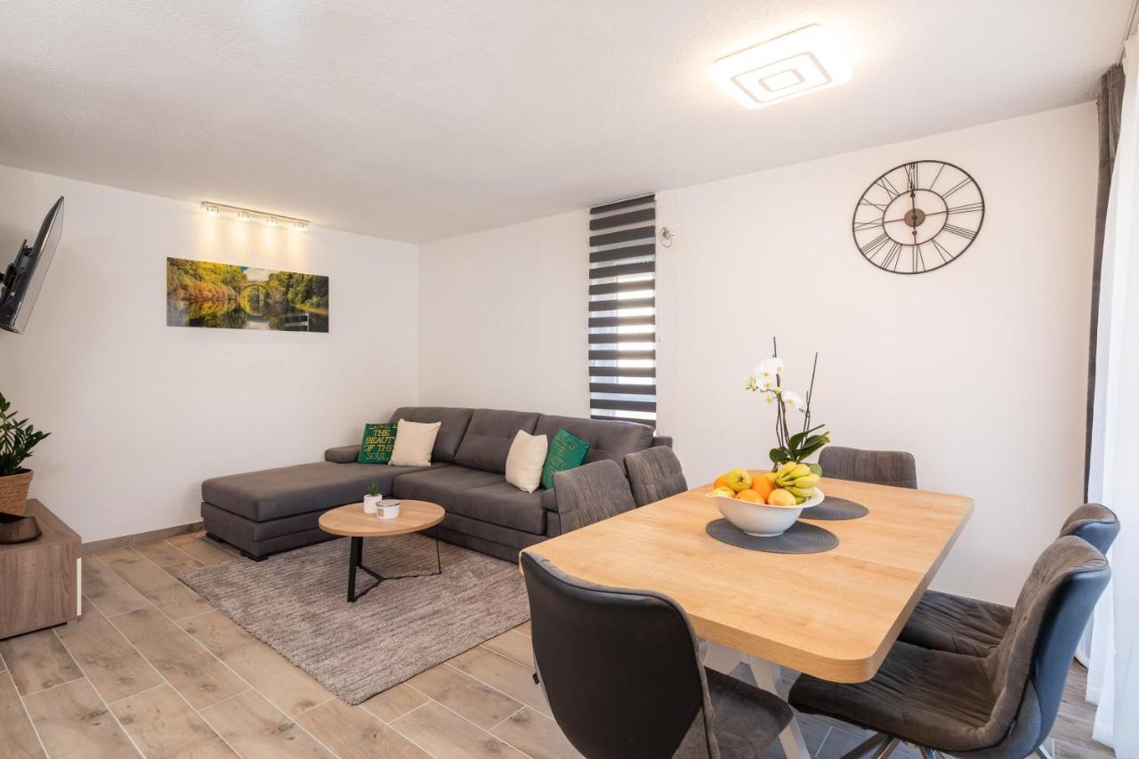 River Park Apartments Омиш Экстерьер фото